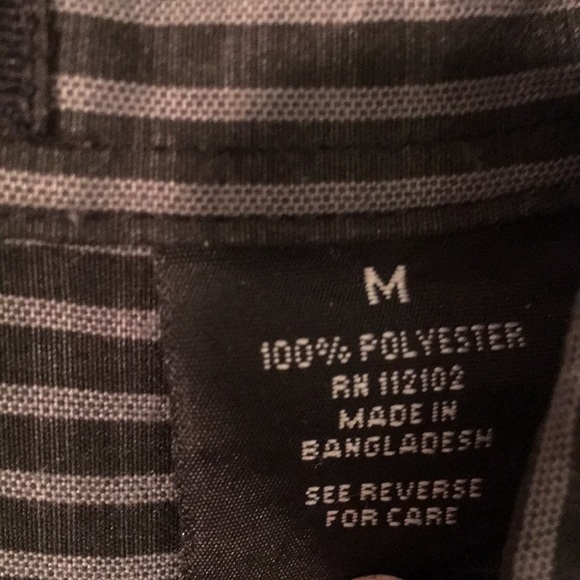 A (2) Z NEW YORK VERTICAL STRIPED DRESS SHIRT - Picture 3 of 3